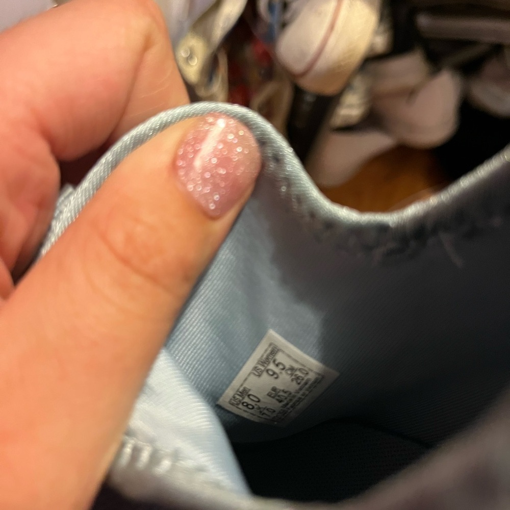Vans - Picture 3 of 3